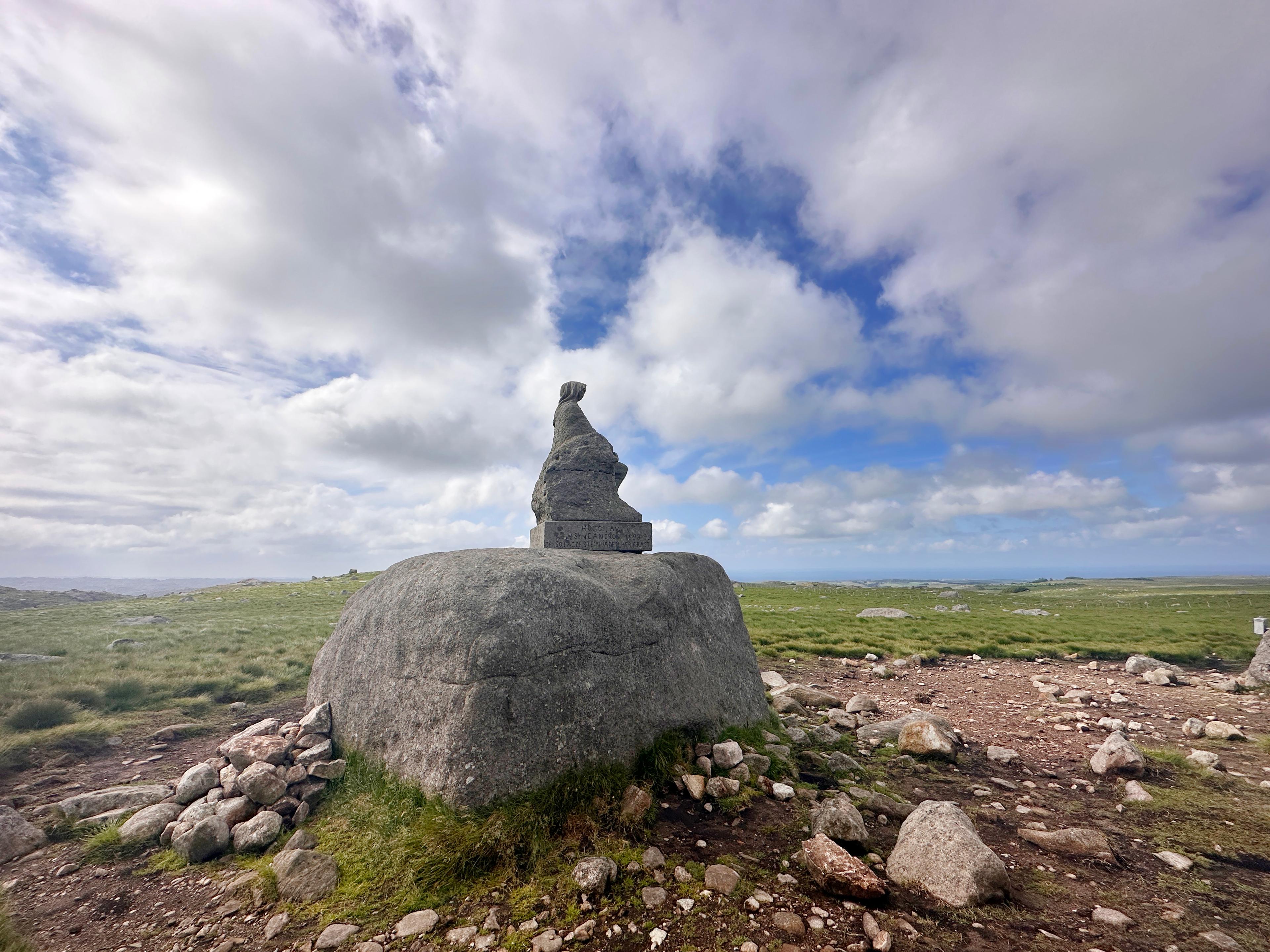 The hike to Mother Norway / Steinkjerringa